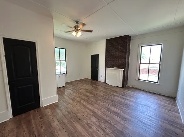 700 N High St APT 3, Winchester, TN 37398