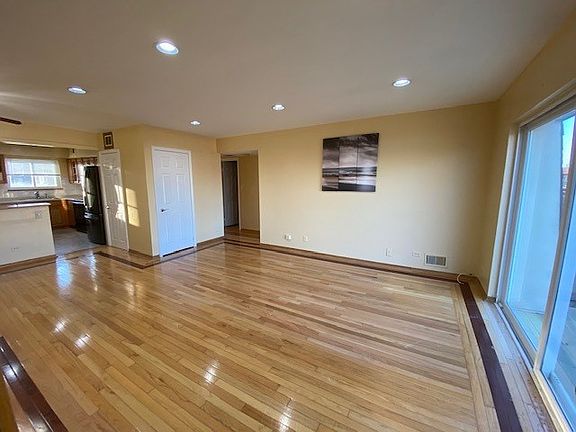 2nd image of 9464 Bay Colony Dr APT 3N