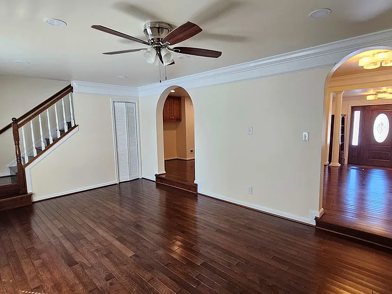2231 Williams Ave — Photo 5