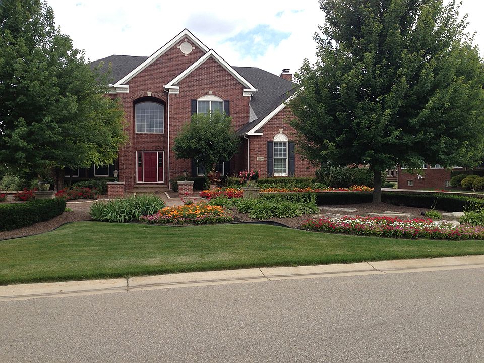 1st image of 46599 Pinehurst Cir