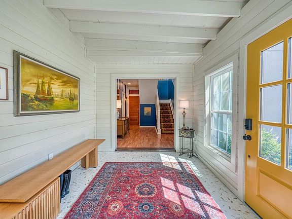 4th image of 409 Island Lodges Drive