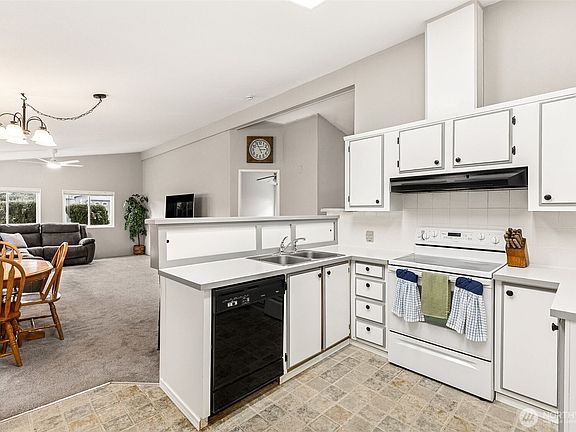 3rd image of 716 Dennis Street SE #45