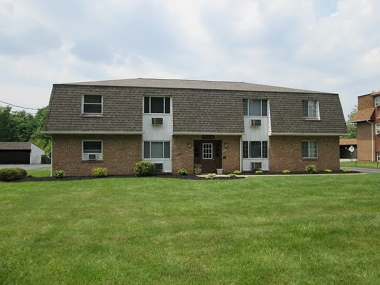 Stadler Ave Apartments 8168 — Photo 1