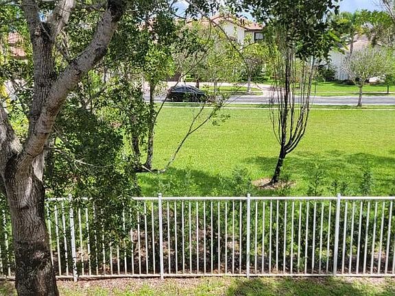 4th image of 18711 SW 25th Ct