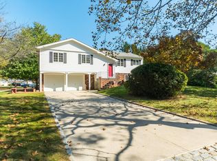 1 Glenmark Ln, East Northport, NY