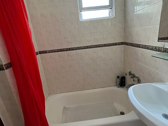 5th image of 1513 Greene Ave #3D