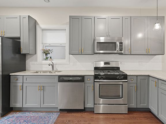 3rd image of 1831 N Albany Ave