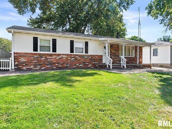 3rd image of 8 Foresters Ln