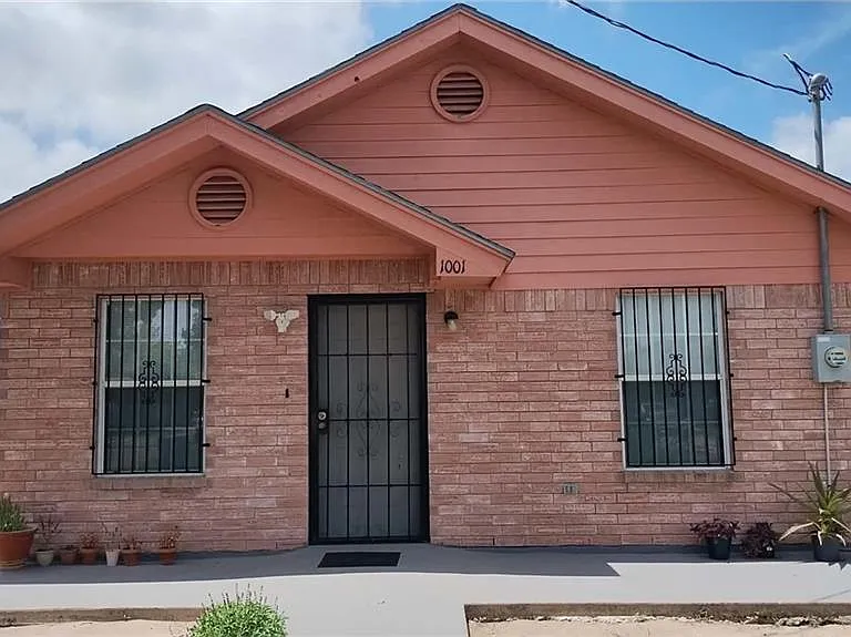 1001 Hidalgo St — Photo 16