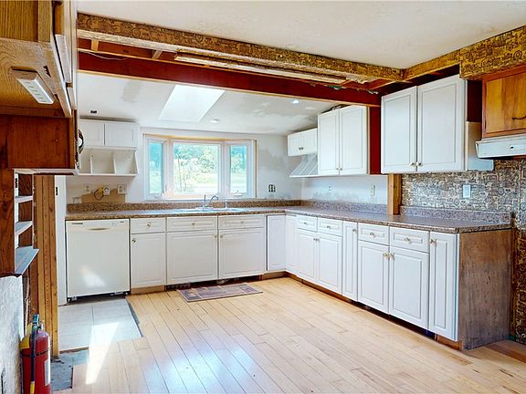 5th image of 468 Livermore Rd