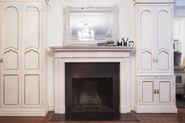 Sold by Compass | media 10