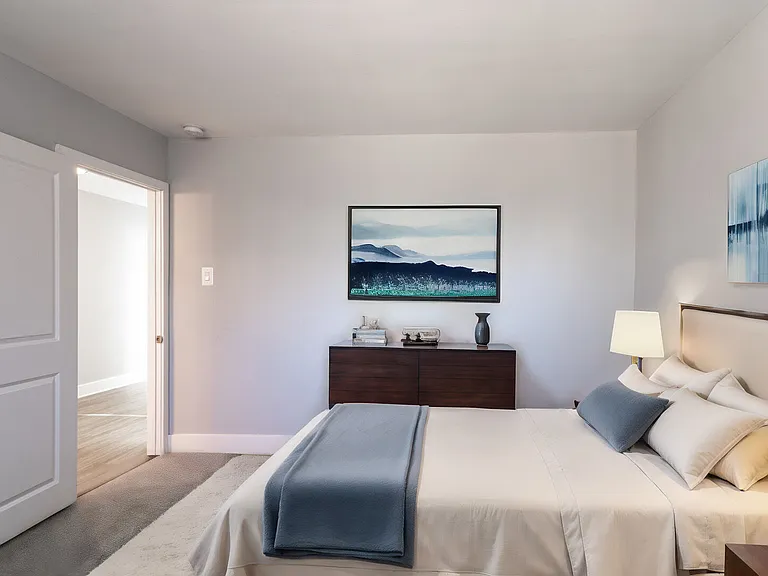Ridge Court Apartments — Photo 11