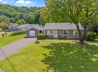 2 Richard Way, East Haven, CT 06512