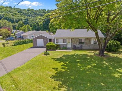 2 Richard Way, East Haven, CT, 06512