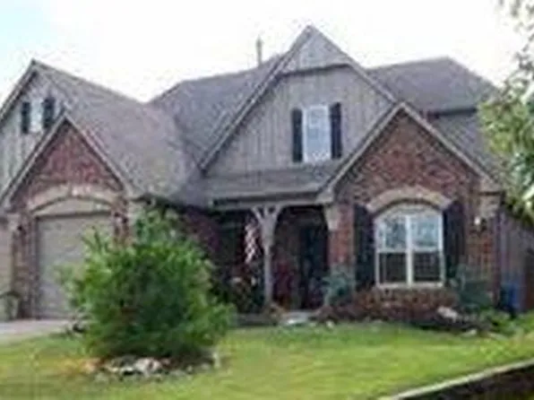 204 E 113th St S, Jenks, OK 74037