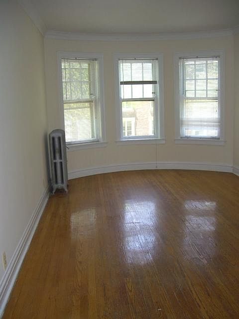 1st image of 7307 N Greenview Ave