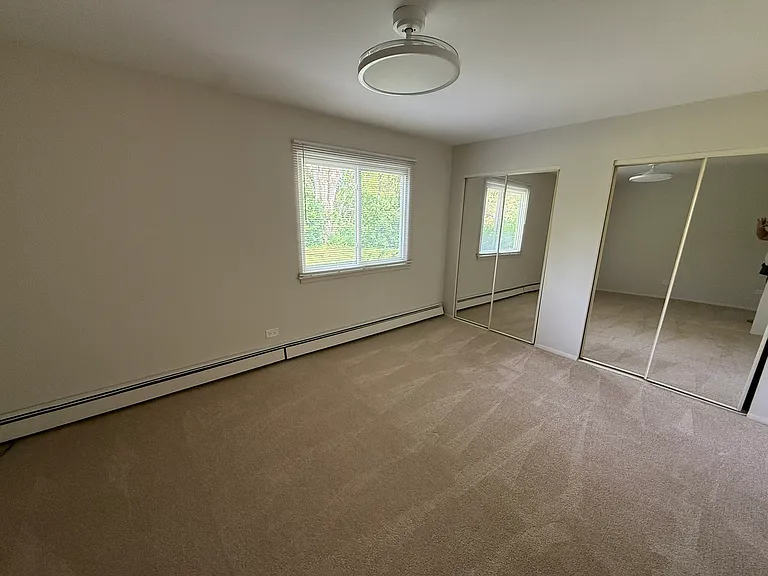 9S220 Lake Dr #16A-102 — Photo 8