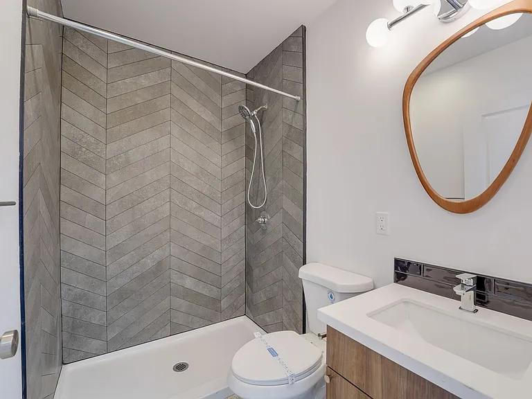 Duplet at Hillcrest | Modern Studio, 1 & 3 Bedroom Apartments — Photo 34