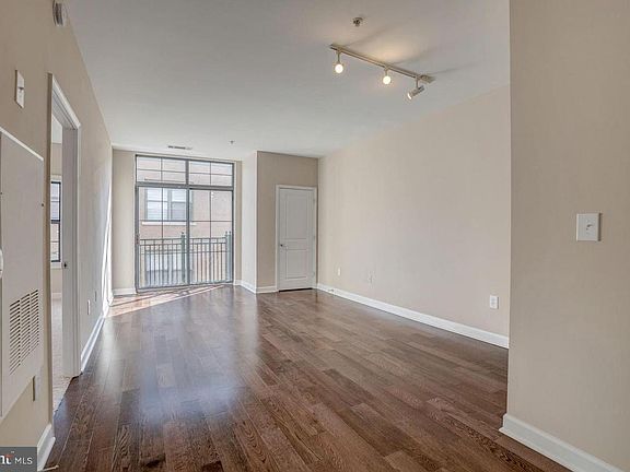 3rd image of 1111 25th St NW APT 923