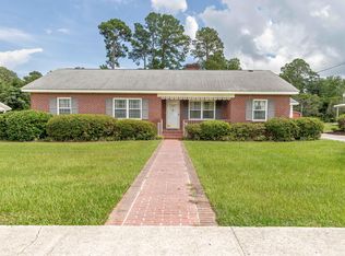 319 E Hampton St, Elloree, SC 29047