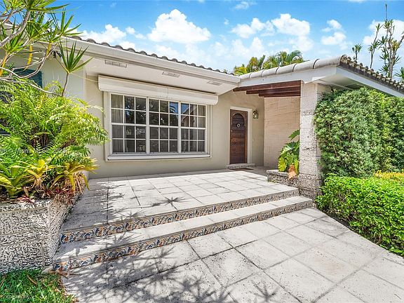 3rd image of 1315 Campo Sano Ave