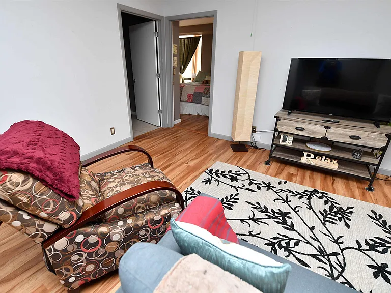 125 SW Jefferson Ave #W4S — Photo 3