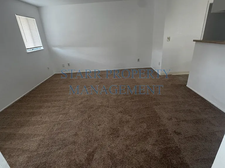 161-163-165 Adobe Ct — Photo 11