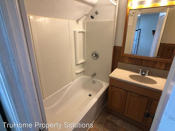 4th image of 111 N 11th St #7317974