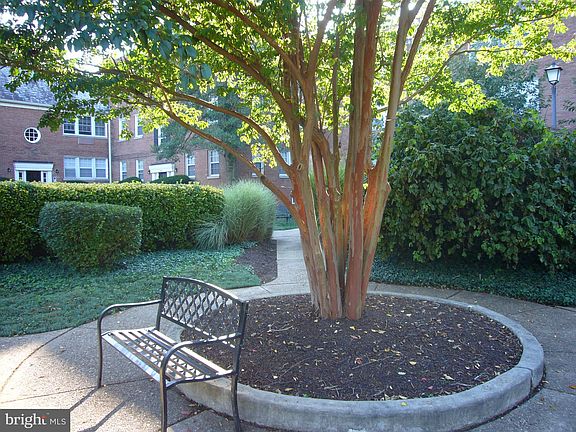 4th image of 1810 W Abingdon Dr APT 101