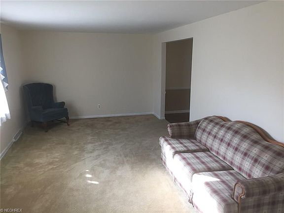 2nd image of 120 Brainard Dr