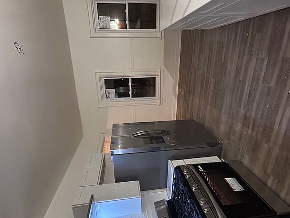 2nd image of 3060 N Richards St