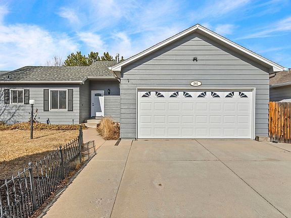 2nd image of 241 Pin Oak Dr
