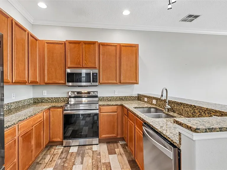 2611 E Jefferson St #4 — Photo 7