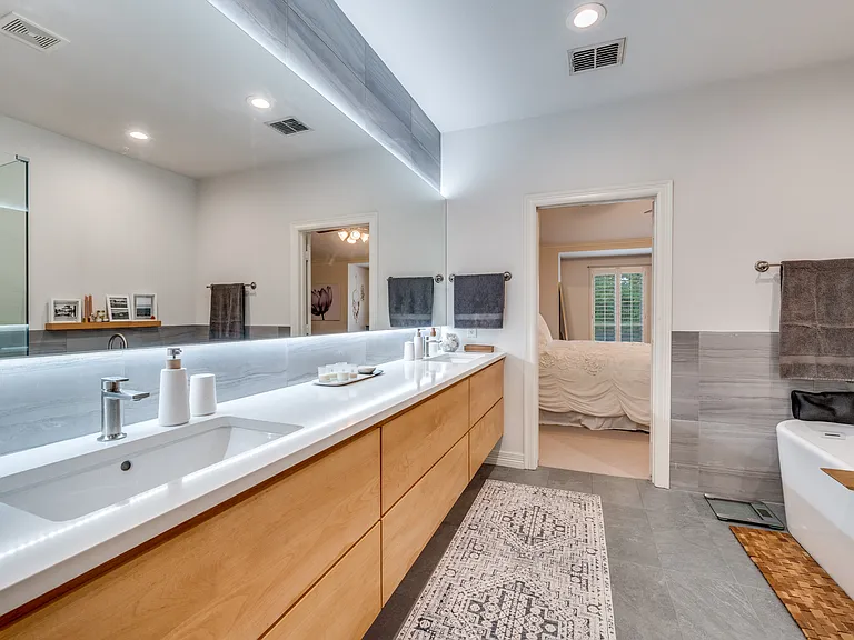 4232 Holland Ave — Photo 23