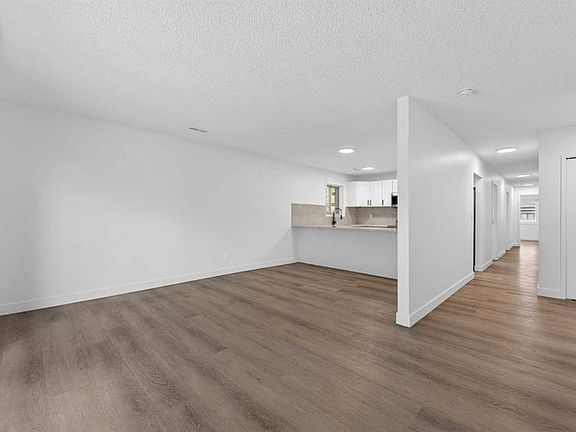 4th image of 934 5a St NW