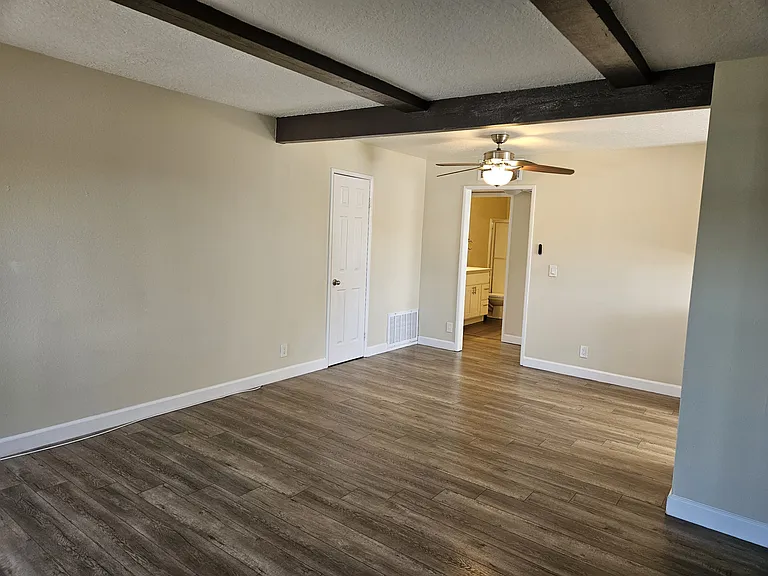 7504 Sepulveda Blvd #103 — Photo 4