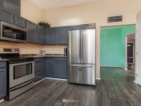 2nd image of 20513 92nd Ave E