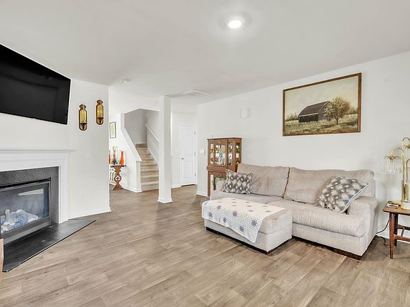 5th image of 1080 Yearling Way