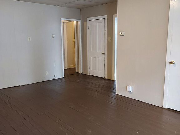 2nd image of 806 N Vine St