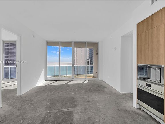 5th image of 17550 Collins Ave #1502