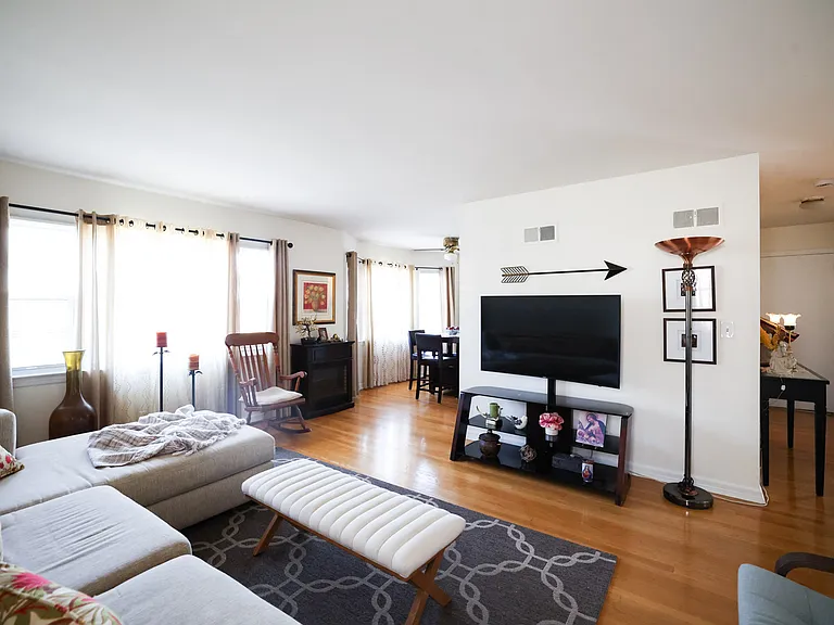 118 Diamond Bridge Ave #1 — Photo 3