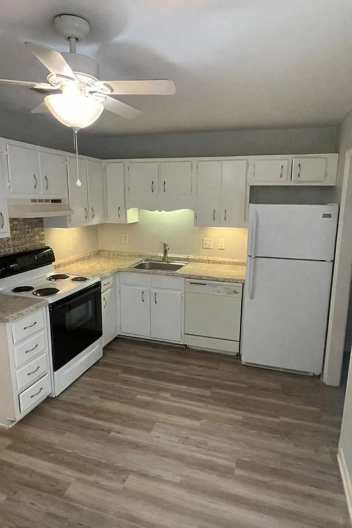 Unit Photo - 113 Timber Ln #D