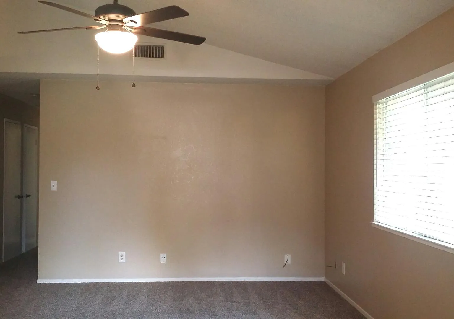 275 W Beechwood Ave — Photo 3