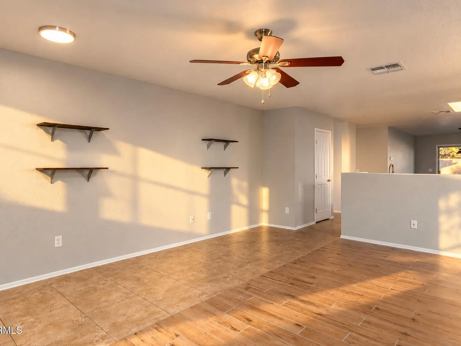 3 bed, 2.0 bath, 1357 sqft, $2,300 — Photo 3