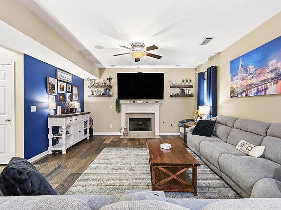 3rd image of 1845 Cottage Grove Way