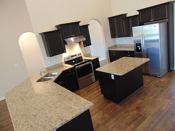 3rd image of 1138 Britannia Way