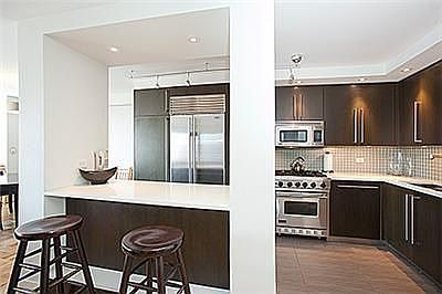 3rd image of 15 W 72nd St APT 25E