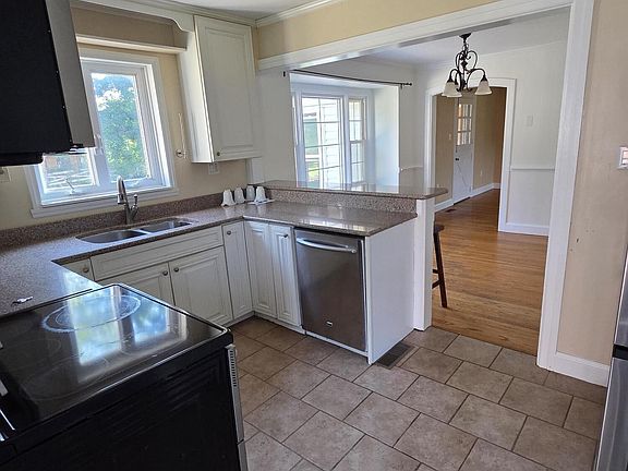 2nd image of 106 Waller Ave