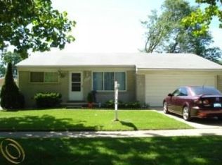 31173 Lyndon St, Livonia, MI 48154
