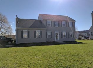 13 Shippen Rdg, Oxford, NJ 07863